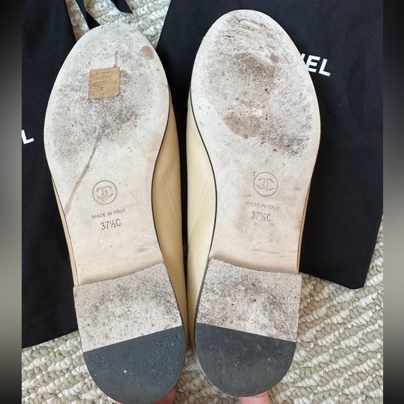 Chanel nude/black cap toe ballerinas 37.5 C - Picture 9 of 15